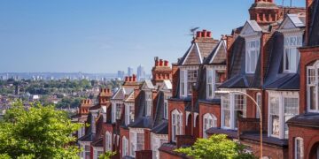 Buying property in England with the help of an agency