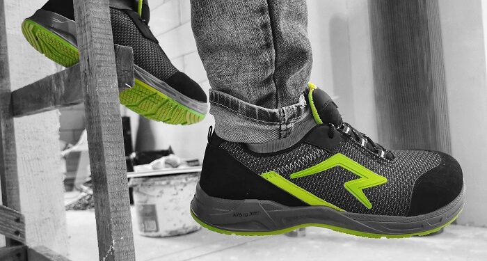 How to choose safety shoes: important criteria and some useful tips