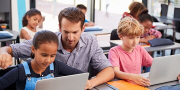 How does 2D animation cater to different learning styles