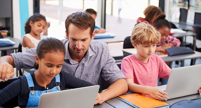 How does 2D animation cater to different learning styles